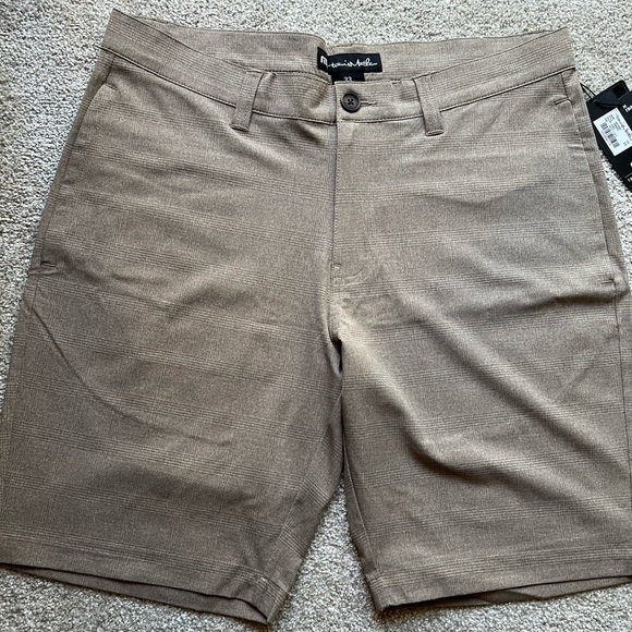 Travis Mathew shorts 19” - Picture 1 of 5